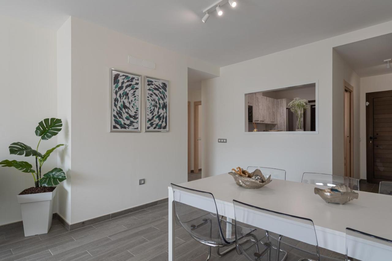 Homeforguest Flat With Large Terrace In Modern Residential Complex With Swimming Pool 칼레타데푸스테 외부 사진
