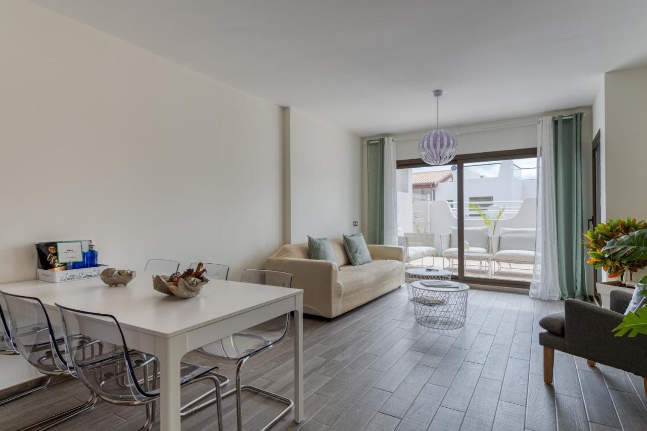 Homeforguest Flat With Large Terrace In Modern Residential Complex With Swimming Pool 칼레타데푸스테 외부 사진