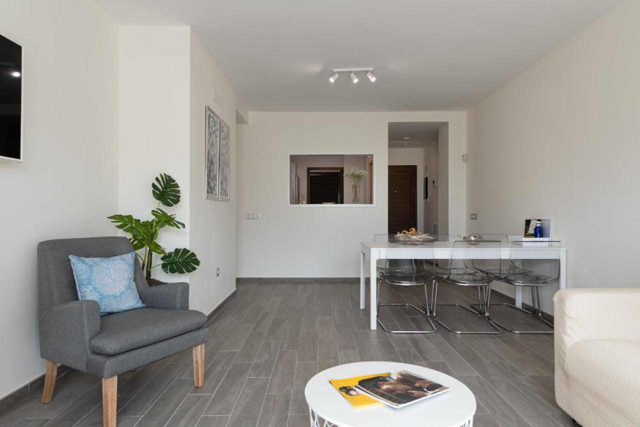 Homeforguest Flat With Large Terrace In Modern Residential Complex With Swimming Pool 칼레타데푸스테 외부 사진